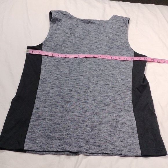 Theory women's sleeveless top size large. - Picture 9 of 9